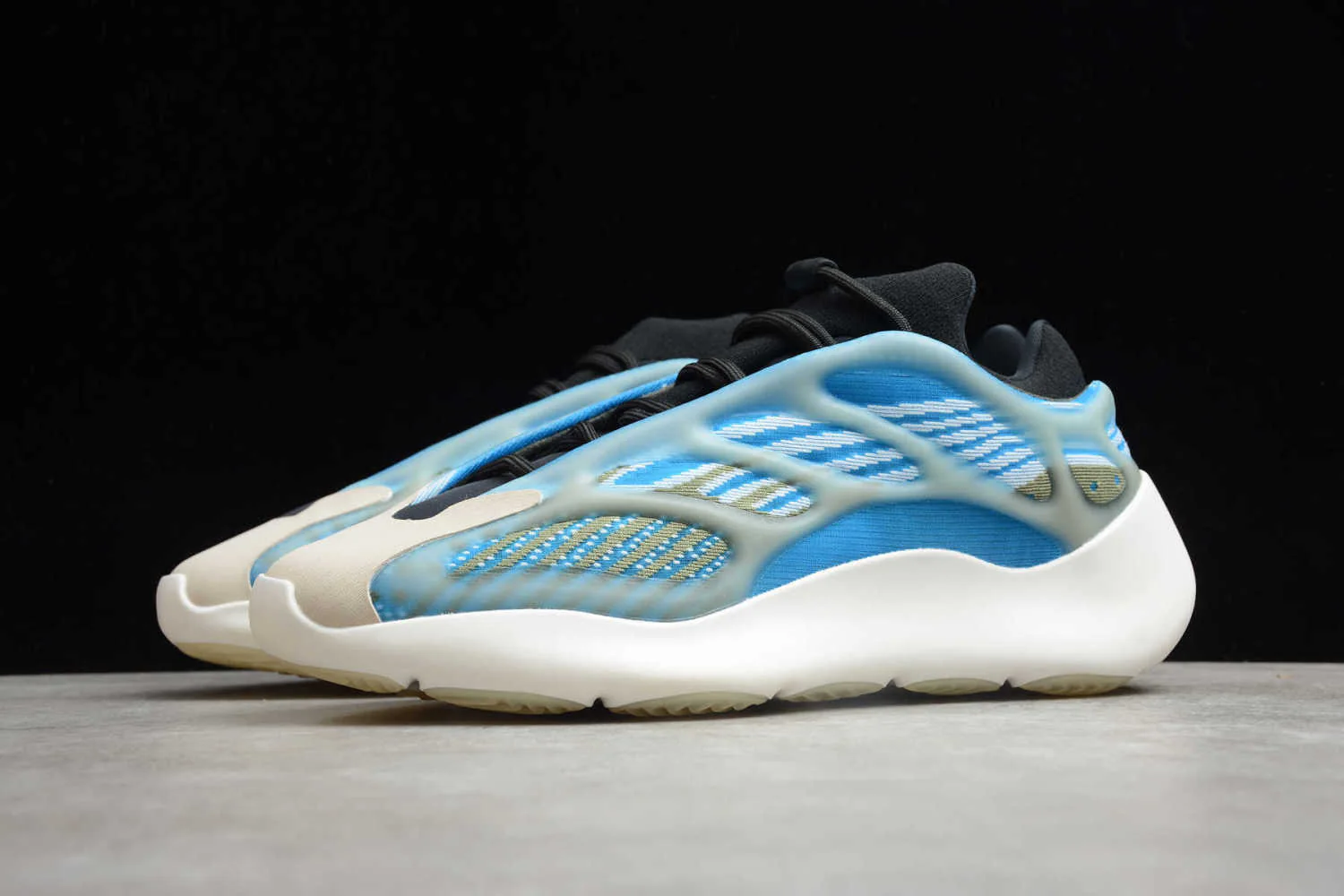 Yeezy Boost 700V3 Arzare G54850 - Image 26
