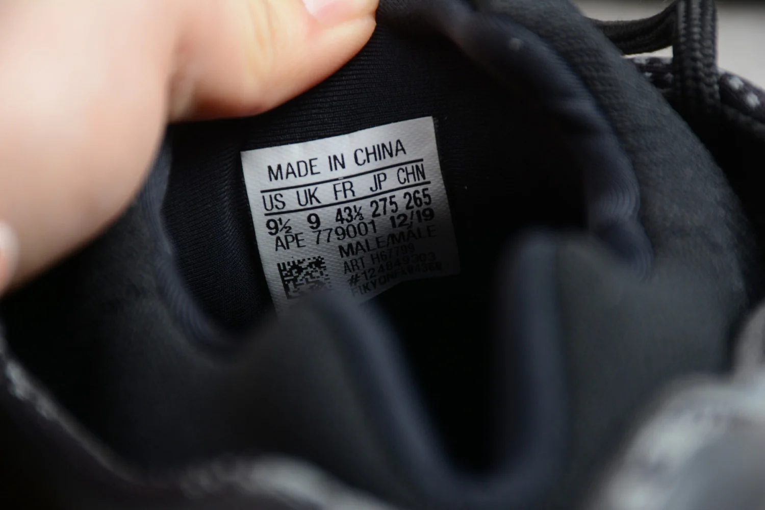 Yeezy Boost 700V3 Black H67799 - Image 23
