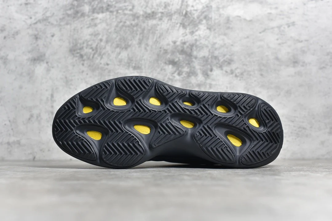 Yeezy Boost 700V3 Black H67799 - Image 9